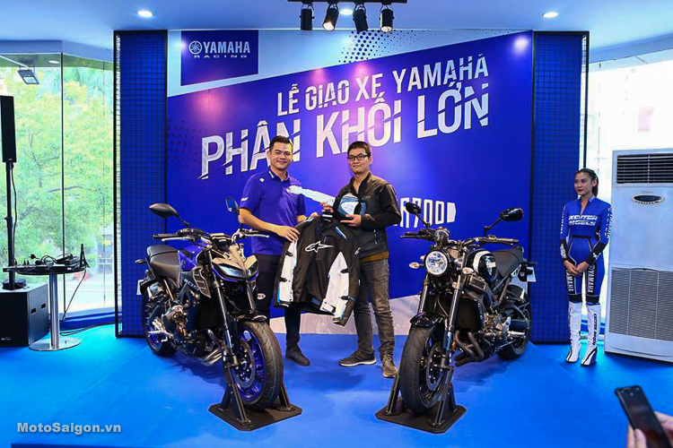 Bàn giao Yamaha MT-09 và XSR900 chính hãng đầu tiên đến tay khách hàng Bàn giao Yamaha MT-09 và XSR900 chính hãng đầu tiên đến tay khách hàng