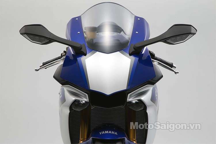 2015-Yamaha-YZF-R1-73.jpg