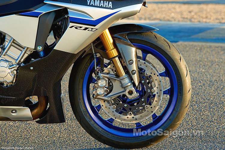 2015-Yamaha-YZF-R1M-24.jpg