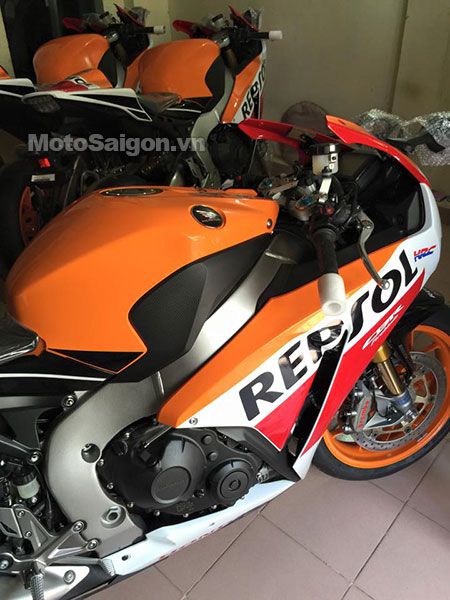 Cbr1000-2015-repsol-gia-ban-motosaigon-10.jpg