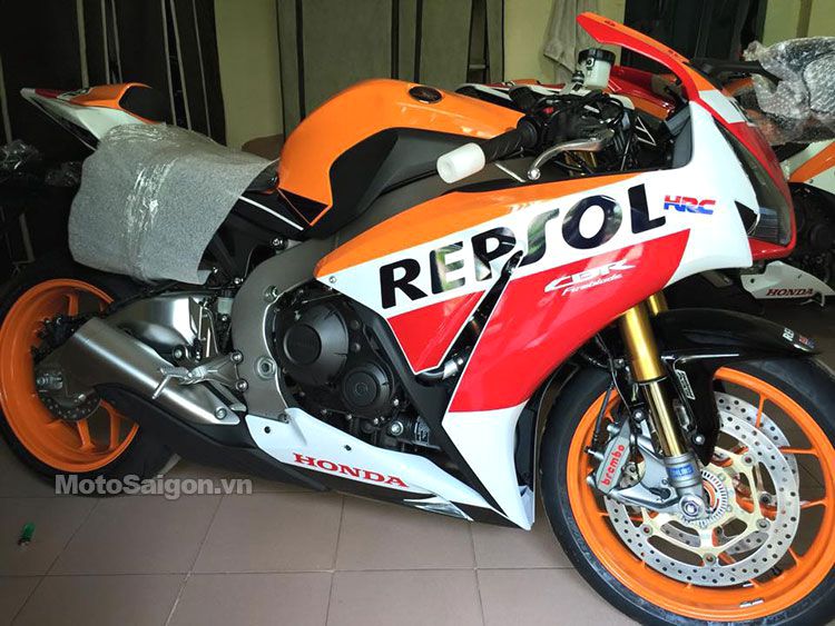 Cbr1000-2015-repsol-gia-ban-motosaigon-6.jpg