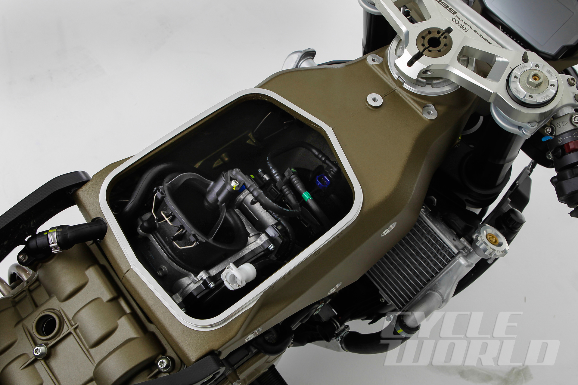 Ducati-Superleggera-detail-389.jpg