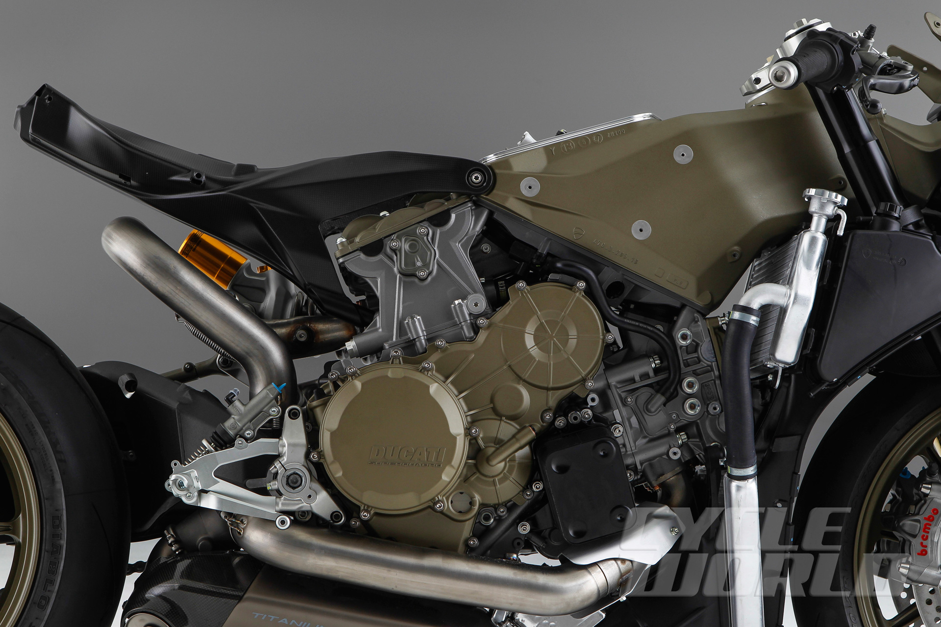 Ducati-Superleggera-detail-408.jpg