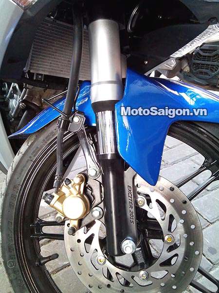 Exciter_150_phuoc_gia_upside_down_MotoSaigon_1.jpg