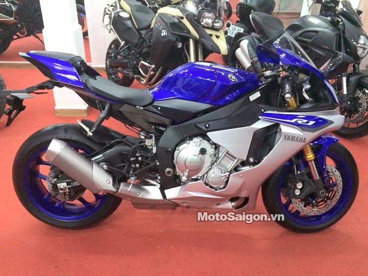 Yamaha-R1-2015-ve-Saigon-Vietnam-MotoSaigon-1.jpg