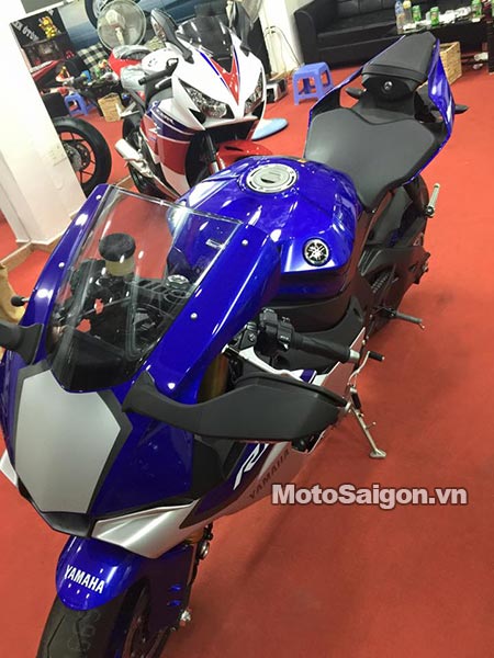 Yamaha-R1-2015-ve-Saigon-Vietnam-MotoSaigon-5.jpg