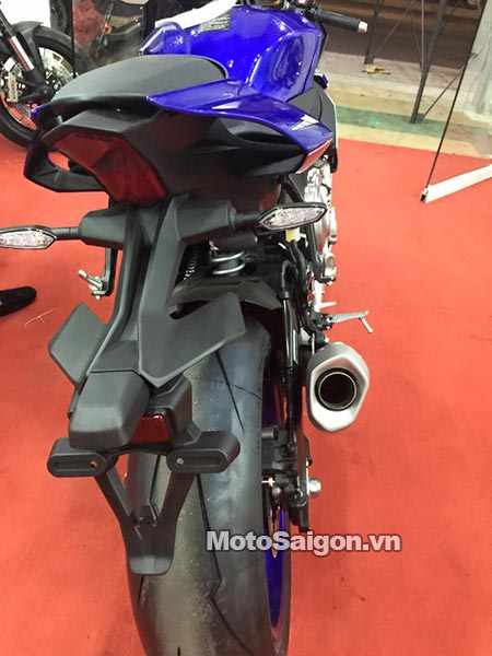 Yamaha-R1-2015-ve-Saigon-Vietnam-MotoSaigon-6.jpg