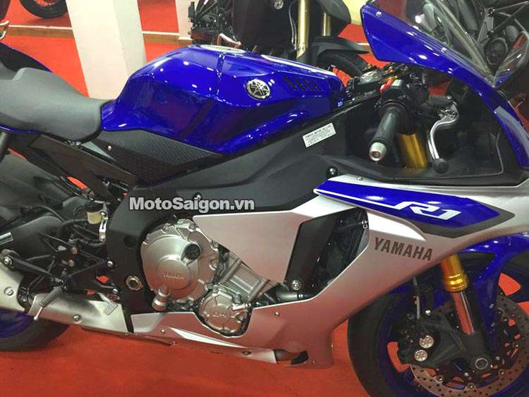 Yamaha-R1-2015-ve-Saigon-Vietnam-MotoSaigon-7.jpg