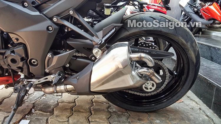 Z1000-2015-cam-den-gia-ban-23000-motosaigon-1.jpg