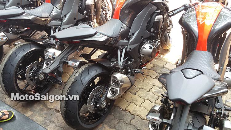 Z1000-2015-cam-den-gia-ban-23000-motosaigon-9.jpg