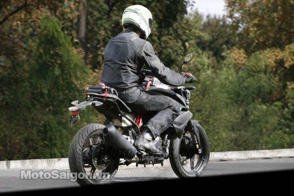 bmw-2016-500cc-moto-saigon-1.jpg