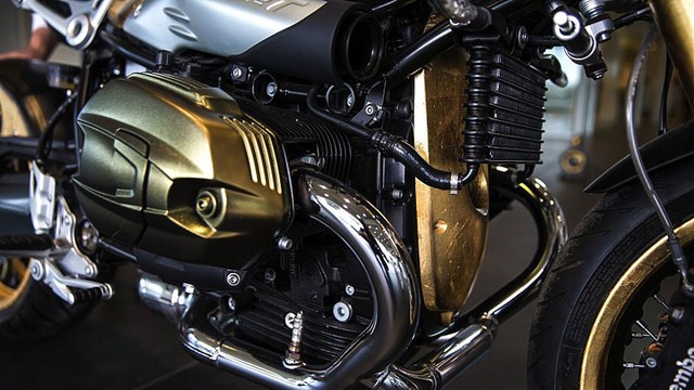 bmw-rnineT-phu-vang-gold-motosaigon-5.jpg