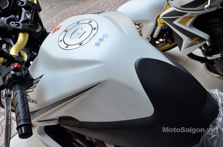 cb1000-2015-gia-ban-mau-trang-motosaigon-5.jpg