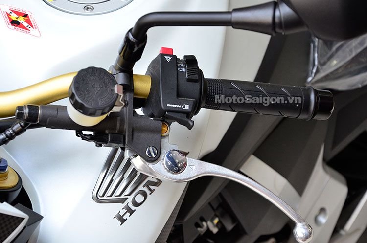 cb1000-2015-gia-ban-mau-trang-motosaigon.jpg