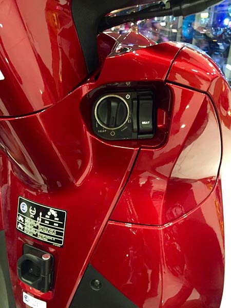 honda-sh300i-2015-2016-moto-saigon-7.jpg