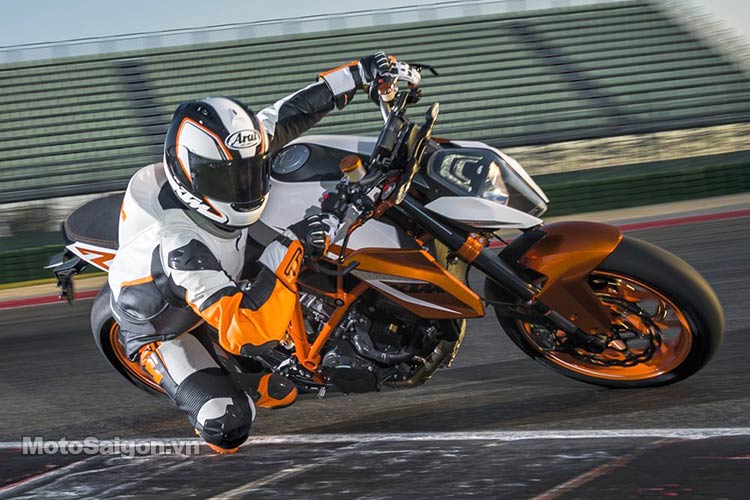 ktm-1290-superduke-R-2016-moto-saigon-2.jpg