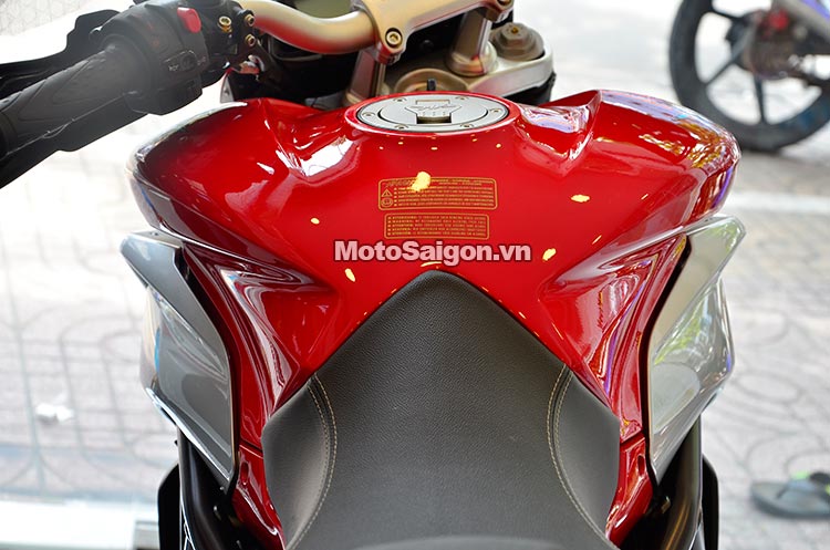 mv-agusta-stradale-2016-motosaigon-16.jpg