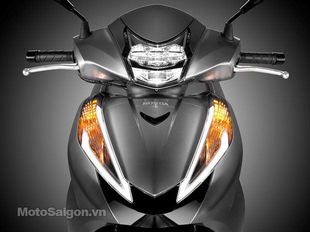 sh300i-2015-gia-ban-hinh-anh-motosaigon-1.jpg