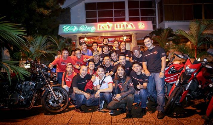 Màn đốt lốp ấn tượng tại Sinh nhật lần 4 Omega Rider Club - Motosaigon