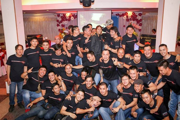 Màn đốt lốp ấn tượng tại Sinh nhật lần 4 Omega Rider Club - Motosaigon