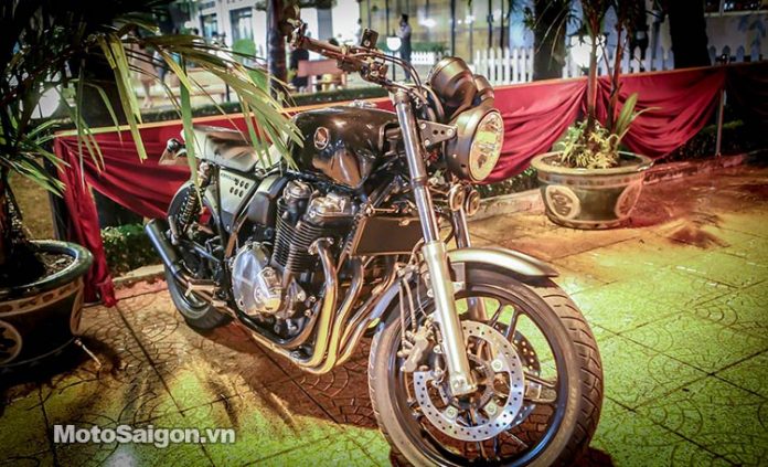 Màn đốt lốp ấn tượng tại Sinh nhật lần 4 Omega Rider Club - Motosaigon