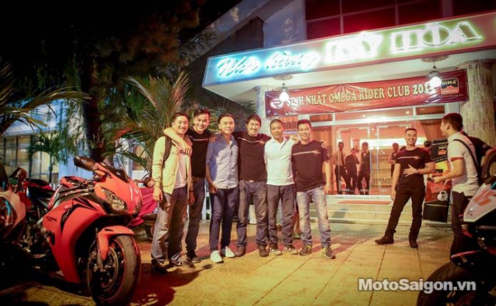 Màn đốt lốp ấn tượng tại Sinh nhật lần 4 Omega Rider Club - Motosaigon