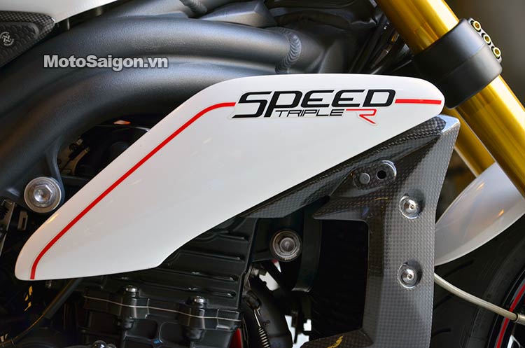 triumph-speed-triple-r-moto-saigon-16.jpg