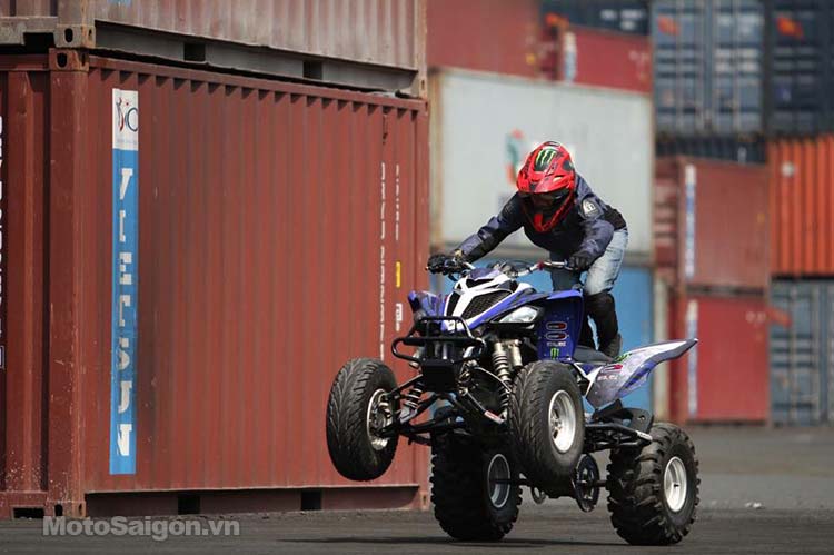 viettuangc-clip-stunt-speeding-through-life-motosaigon-7.jpg