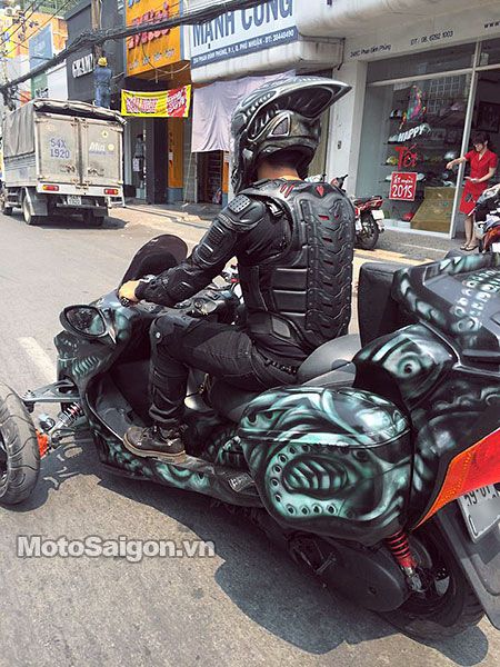 xe-moto-alien-predator-quai-vat-motosaigon-2.jpg