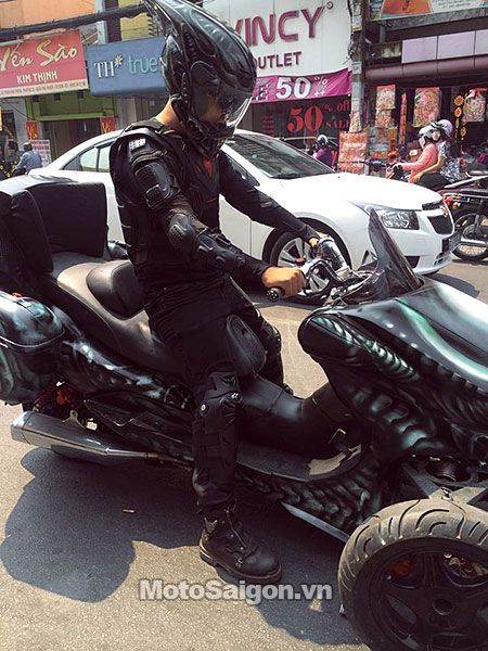 xe-moto-alien-predator-quai-vat-motosaigon-3.jpg