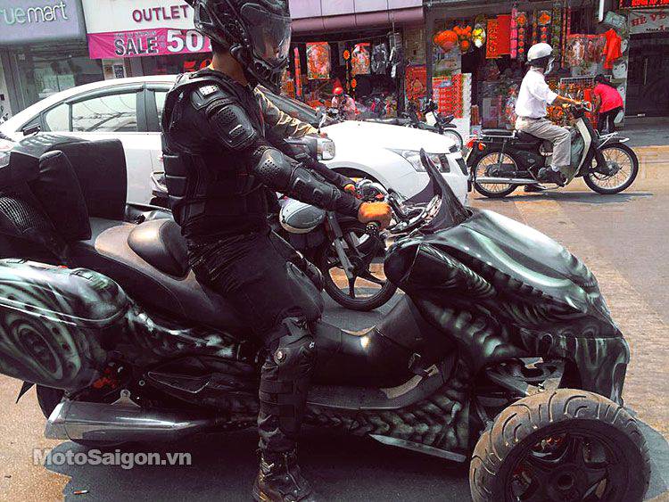 xe-moto-alien-predator-quai-vat-motosaigon-4.jpg