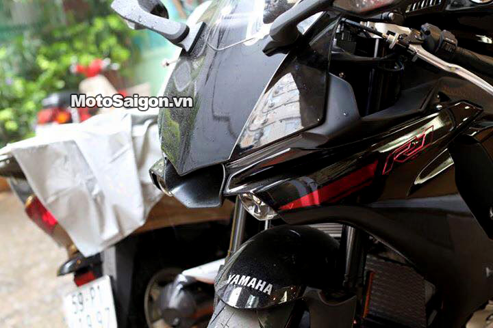 yamaha-r1-2015-black-mau-den-motosaigon-4.jpg