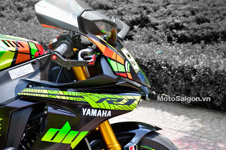yamaha-r1-2015-rossi-vr46-moto-saigon-5.jpg