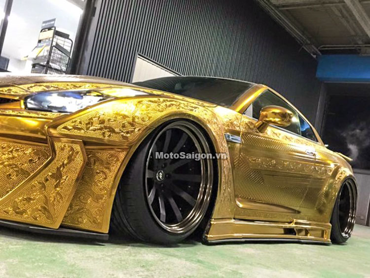 gold godzilla nissan R35 GTR mạ vàng