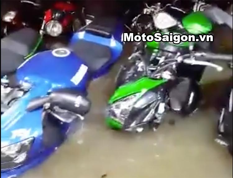 Dàn Moto PKL bị ngập trong nước