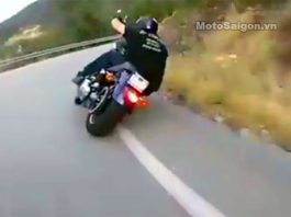 Xe moto Harley ôm cua tốc độ cao trên đèo