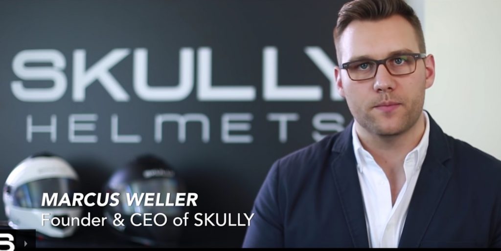 Marcus Weller nhà sáng lập công ty sản xuất nón bảo hiểm Skully AR-1