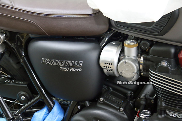 triumph-bonneville-t120-black-2017-motosaigon-20