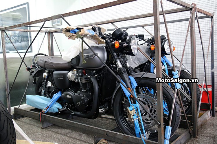 triumph-bonneville-t120-black-2017-motosaigon-21