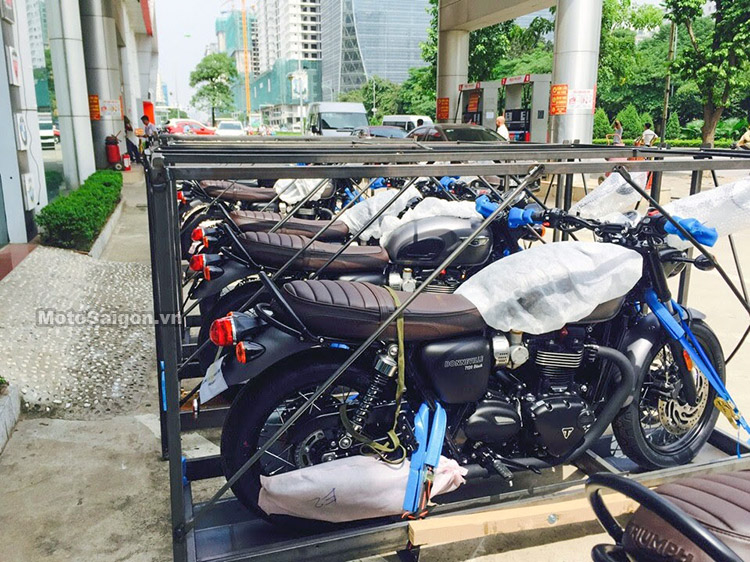 triumph-bonneville-t120-black-2017-motosaigon-7