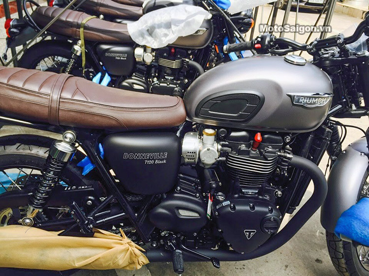 triumph-bonneville-t120-black-2017-motosaigon-8