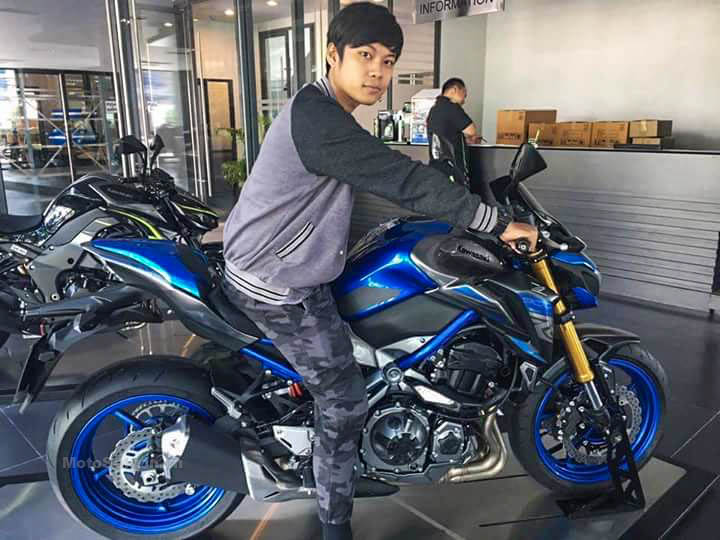Giá Kawasaki Z900 ABS 2017 màu Đen xanh dương motosaigon.vn