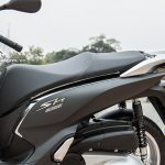 danh-gia-xe-sh300i-2017-mau-do-den-trang-motosaigon-21