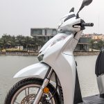 danh-gia-xe-sh300i-2017-mau-do-den-trang-motosaigon-3