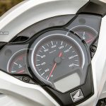danh-gia-xe-sh300i-2017-mau-do-den-trang-motosaigon-32