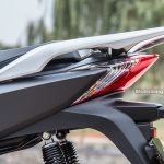danh-gia-xe-sh300i-2017-mau-do-den-trang-motosaigon-46