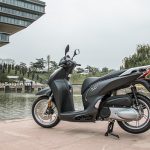 danh-gia-xe-sh300i-2017-mau-do-den-trang-motosaigon-48