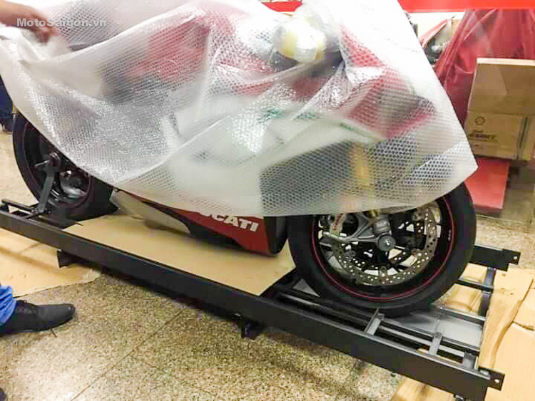 Ducati Panigale V4 Speciale đầu tiên về Việt Nam