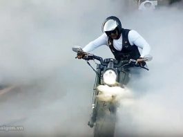 Harley-Davidson VRod đốt lốp vẽ vòng tròn cực chuẩn