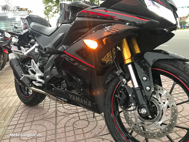 Yamaha YZFR15 V3 2018 STD  Price in India Mileage Reviews Colours  Specification Images  Overdrive